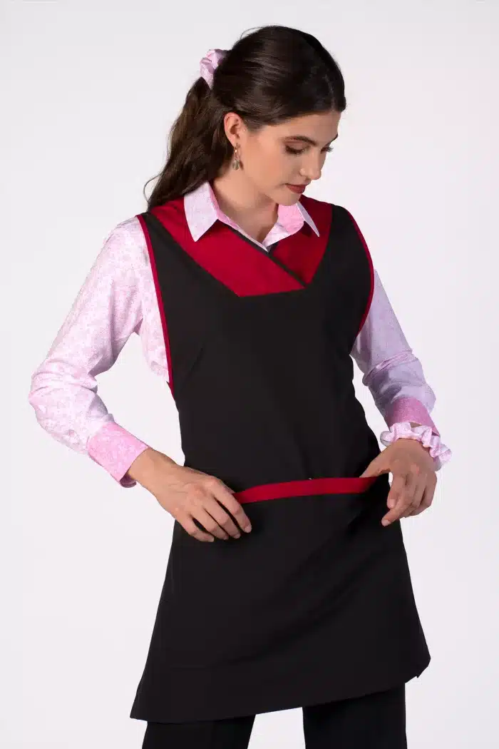 MANDIL PARA MAESTRA CON TELA REPELENTE 1